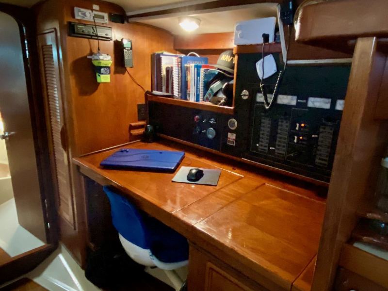 1990 Irwin 43 MK II