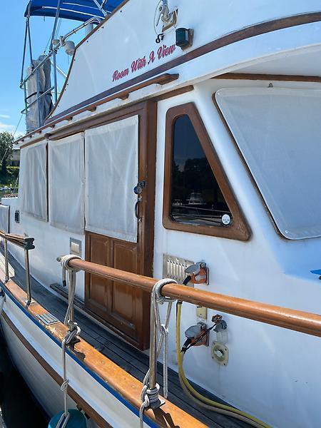 1987 Marine Trader