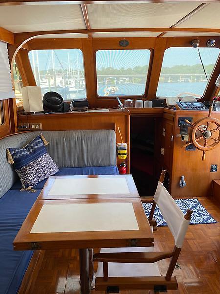 1987 Marine Trader