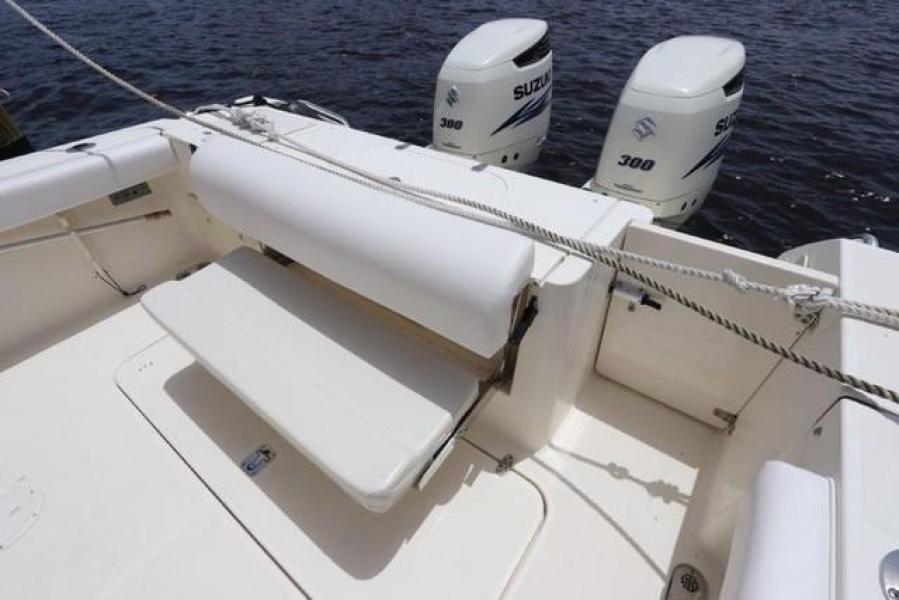 30' 2004 Pursuit 3070 Offshore