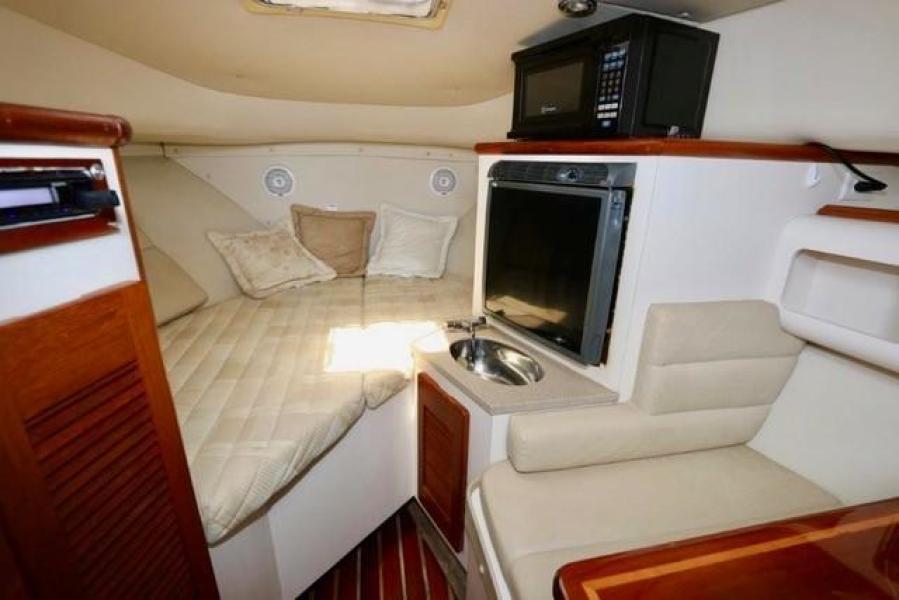 30' 2004 Pursuit 3070 Offshore