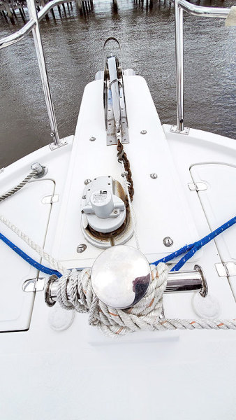 2010 Marine Trader 38 Sundeck