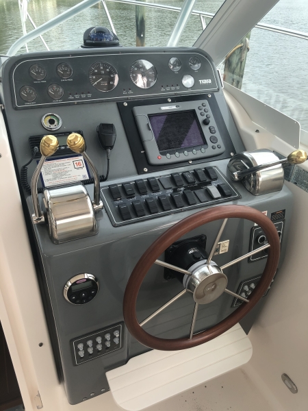 2000 Tiara Yachts Coronet