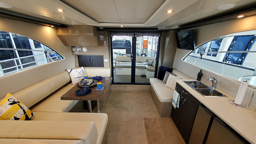 2014 Carver C40 Sedan Bridge