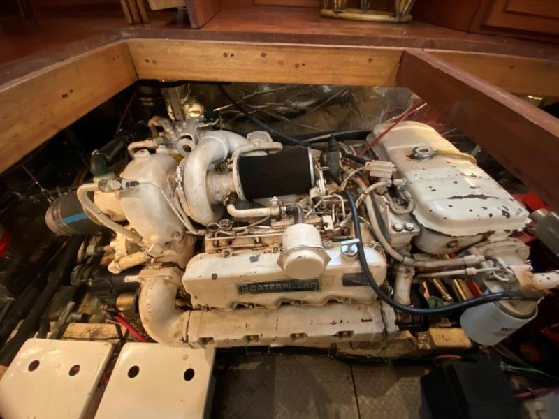 1988 Jefferson 42 Sundeck Motor