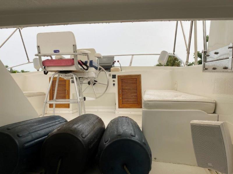 1988 Jefferson 42 Sundeck Motor