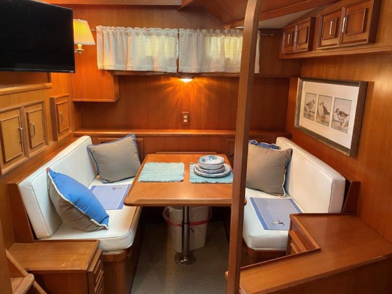 1988 Jefferson 42 Sundeck Motor