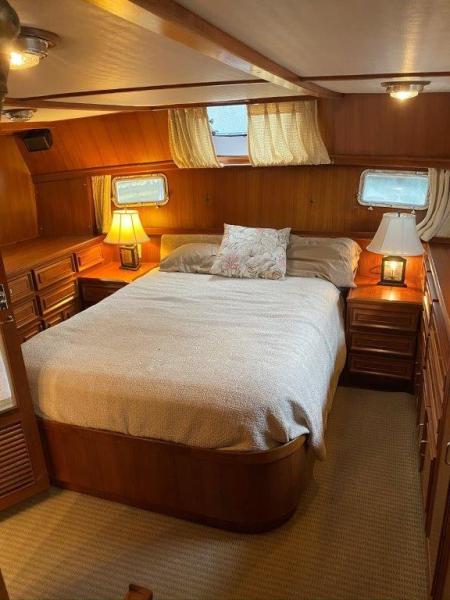 1988 Jefferson 42 Sundeck Motor