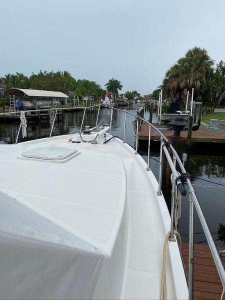 1988 Jefferson 42 Sundeck Motor
