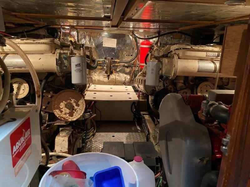 1988 Jefferson 42 Sundeck Motor
