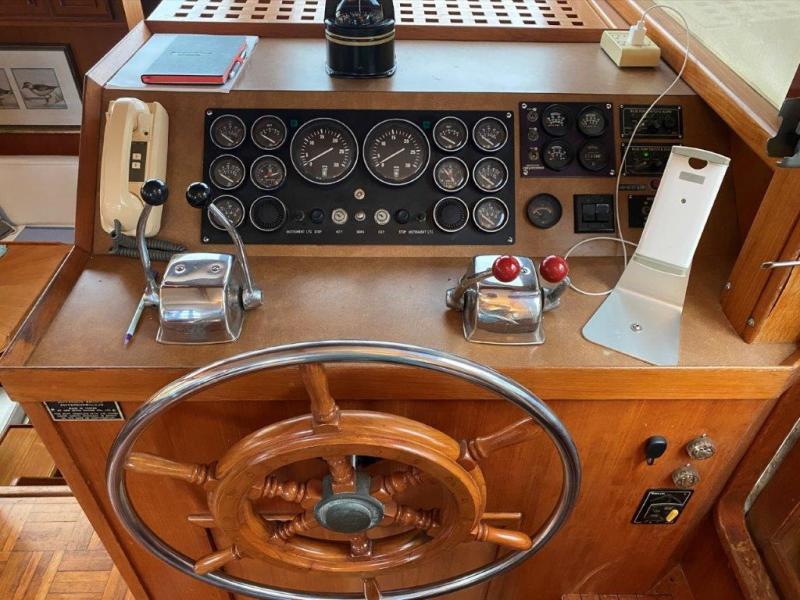 1988 Jefferson 42 Sundeck Motor