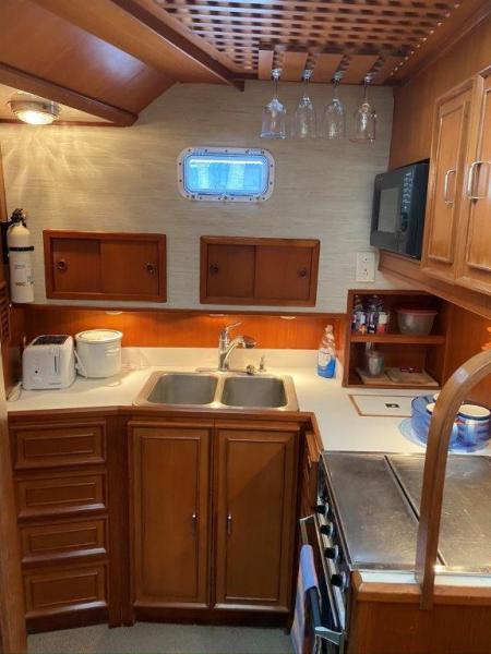 1988 Jefferson 42 Sundeck Motor