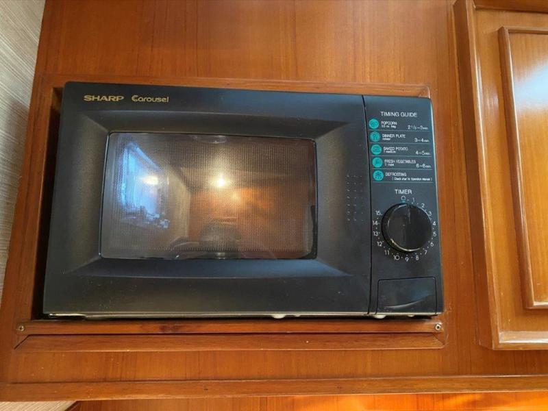 1988 Jefferson 42 Sundeck Motor
