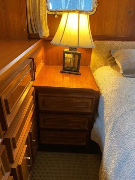 1988 Jefferson 42 Sundeck Motor