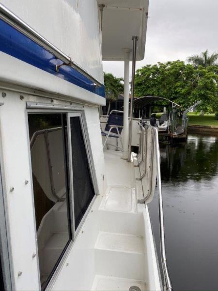 1988 Jefferson 42 Sundeck Motor