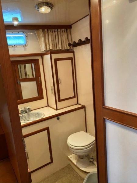 1988 Jefferson 42 Sundeck Motor