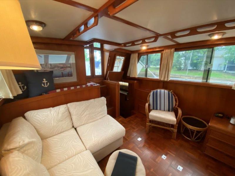 1988 Jefferson 42 Sundeck Motor