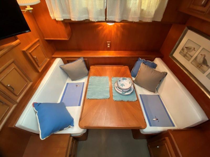 1988 Jefferson 42 Sundeck Motor