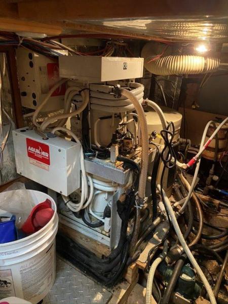 1988 Jefferson 42 Sundeck Motor