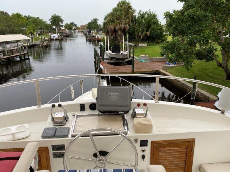 1988 Jefferson 42 Sundeck Motor