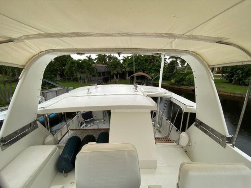 1988 Jefferson 42 Sundeck Motor