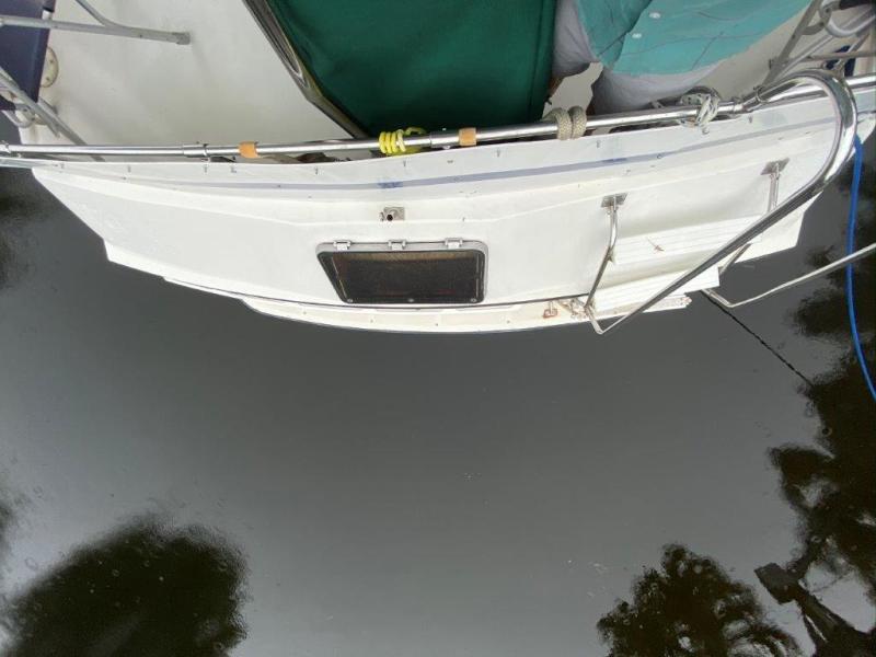 1988 Jefferson 42 Sundeck Motor