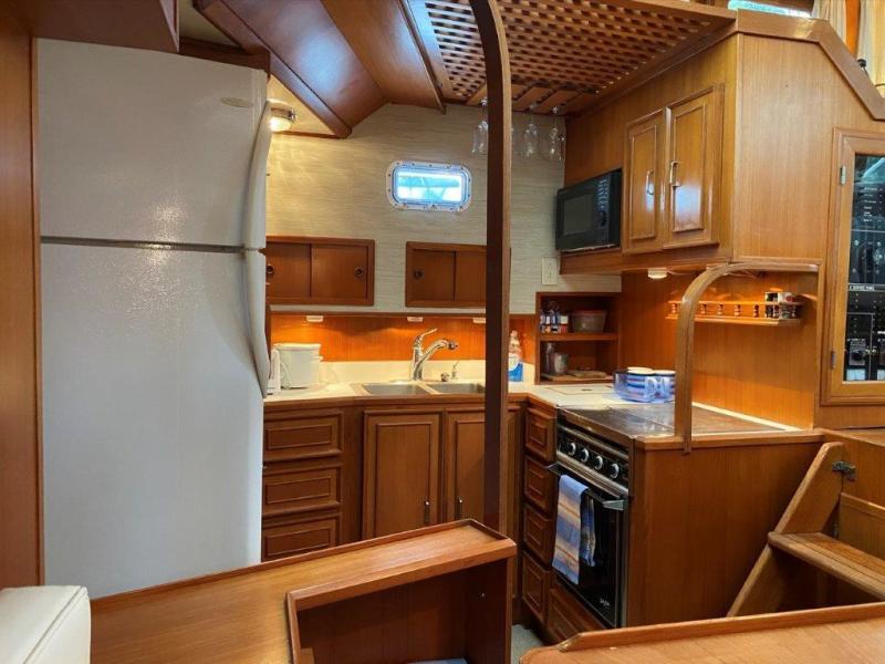 1988 Jefferson 42 Sundeck Motor