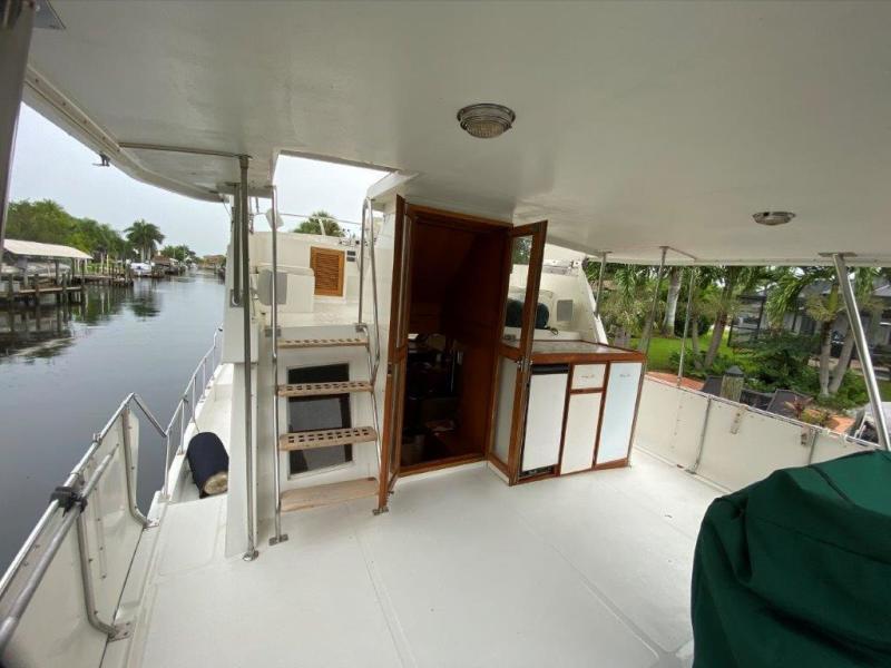 1988 Jefferson 42 Sundeck Motor