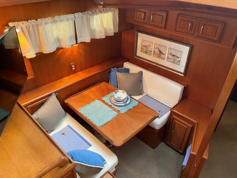 1988 Jefferson 42 Sundeck Motor