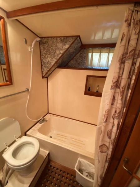 1988 Jefferson 42 Sundeck Motor