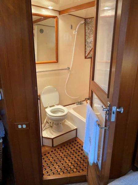 1988 Jefferson 42 Sundeck Motor