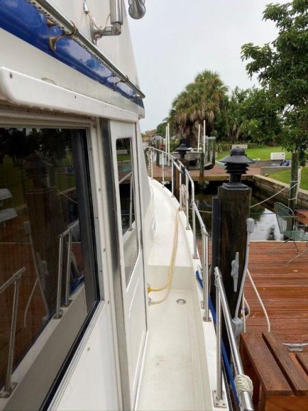 1988 Jefferson 42 Sundeck Motor