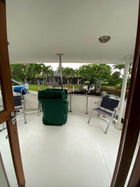 1988 Jefferson 42 Sundeck Motor