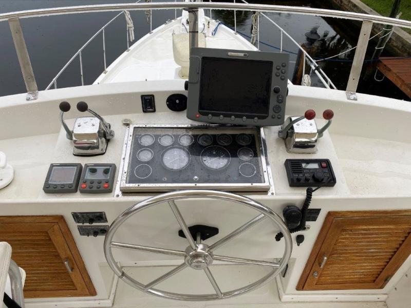 1988 Jefferson 42 Sundeck Motor