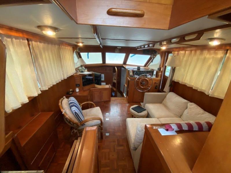 1988 Jefferson 42 Sundeck Motor