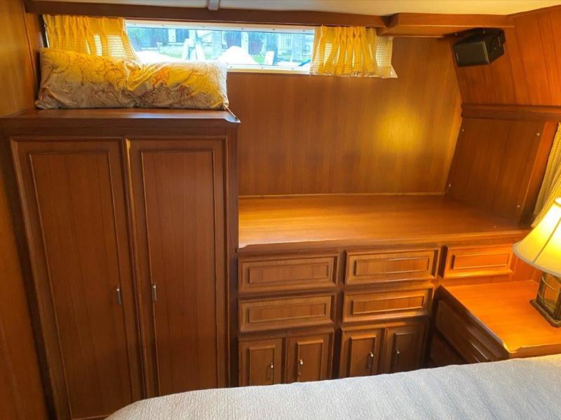 1988 Jefferson 42 Sundeck Motor