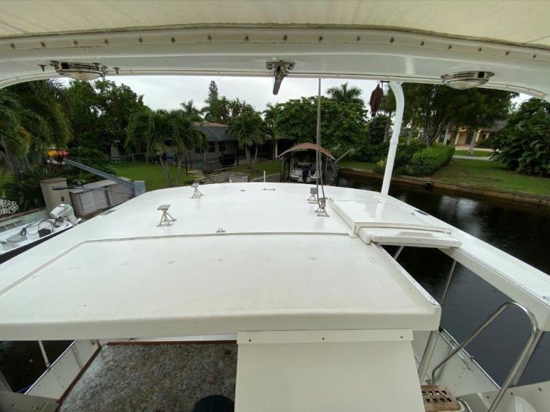 1988 Jefferson 42 Sundeck Motor