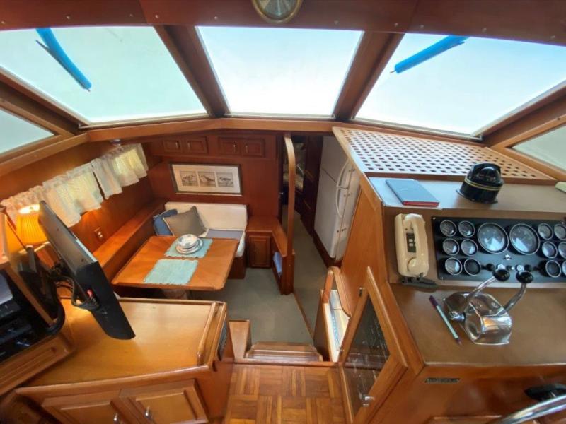 1988 Jefferson 42 Sundeck Motor