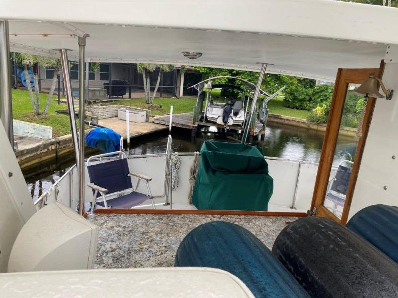 1988 Jefferson 42 Sundeck Motor