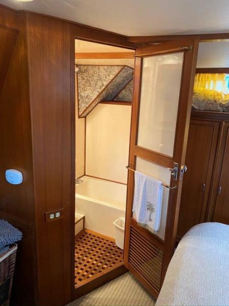 1988 Jefferson 42 Sundeck Motor