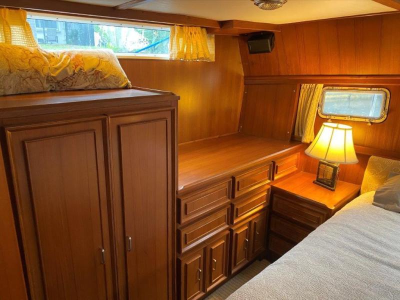 1988 Jefferson 42 Sundeck Motor
