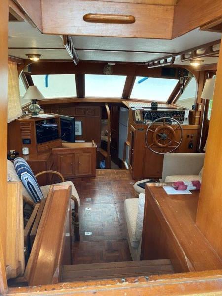 1988 Jefferson 42 Sundeck Motor