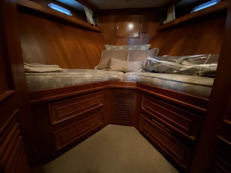 1988 Jefferson 42 Sundeck Motor