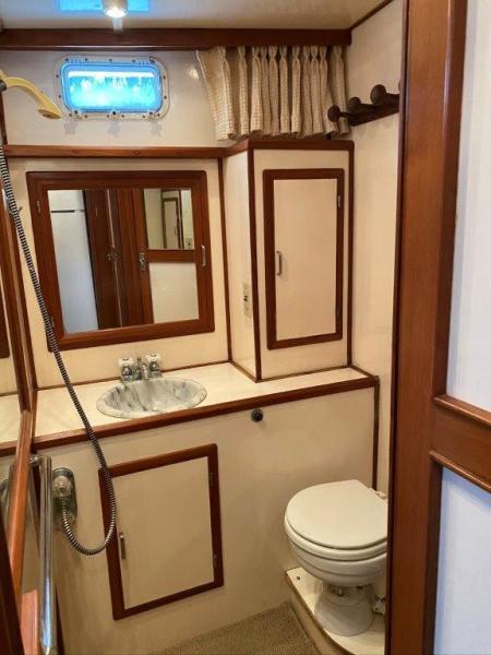 1988 Jefferson 42 Sundeck Motor