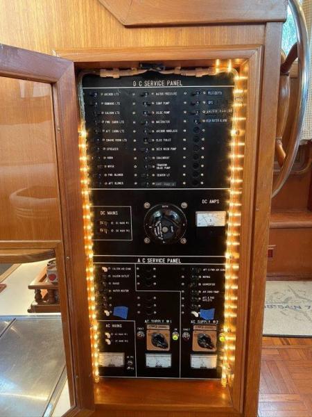 1988 Jefferson 42 Sundeck Motor