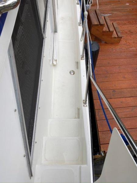 1988 Jefferson 42 Sundeck Motor