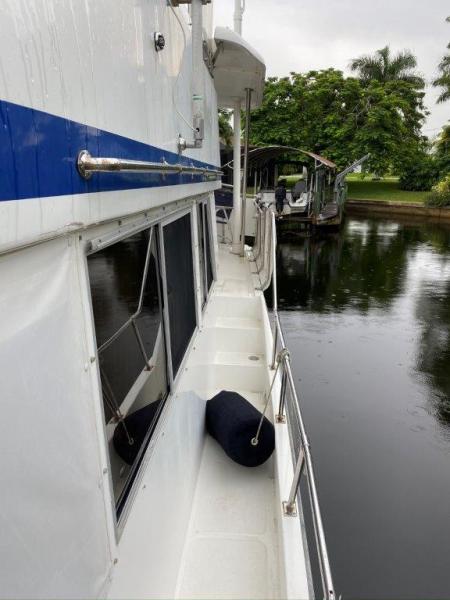 1988 Jefferson 42 Sundeck Motor