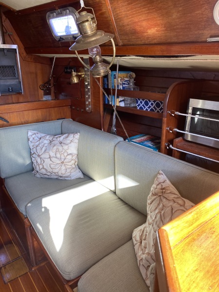 1985 Ericson Ericson 38