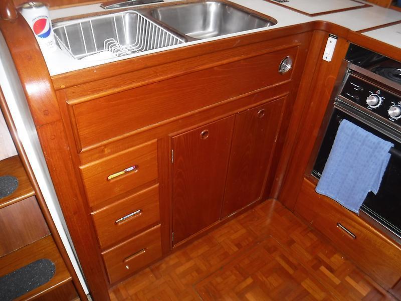 1988 Grand Banks Classic