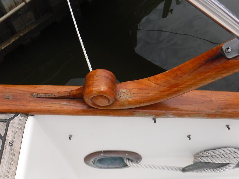 1988 Grand Banks Classic